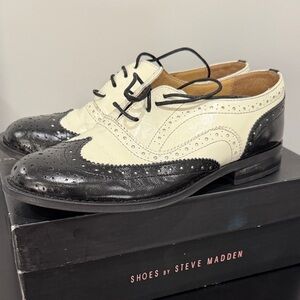 Steve Madden Melin WomenTwo-Tone Black & White Wingtip Oxfords